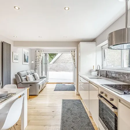 The House Holiday home Crantock